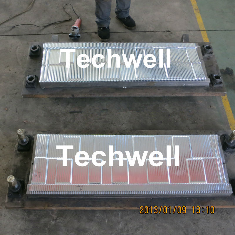 機械を形作る自動鉄の石の上塗を施してある屋根瓦機械波形のタイル