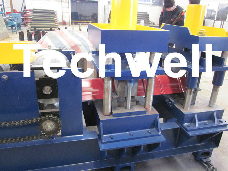 7.5 Kw の 0 - 15 m/min 屋根のリッジの帽子のための機械を形作る油圧切断リッジのタイル ロール