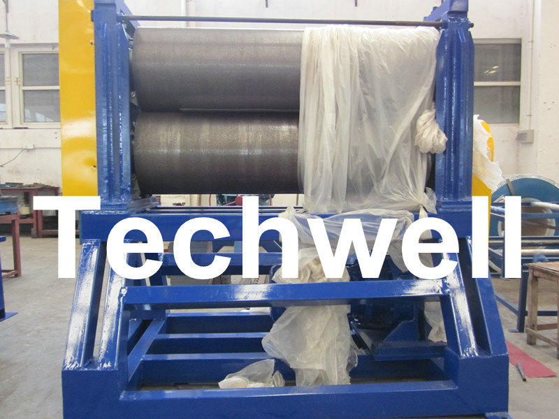 0.3 - 1.0 * 1250mm の 7.5KW 注文の鋼鉄金属浮彫りになる機械ライン TW-SEM1250